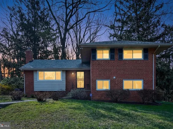 6451 Queen Anne Ter, Falls Church, VA 22044