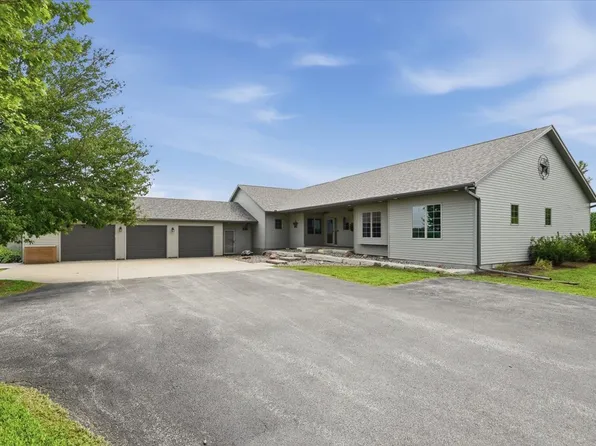 60485 400th St, Emerson, IA 51533