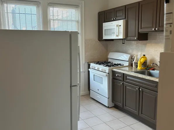 725 Garfield Avenue image 13 of 36