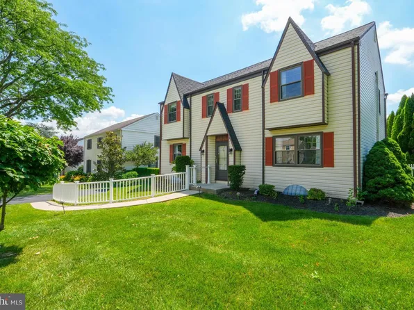 105 Grandview Rd, Springfield, PA 19064