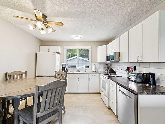 5th image of 4387 S Dovercrest Dr SE