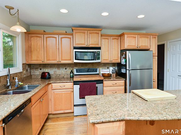 3rd image of 123 Wolcott Road