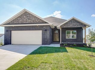 1101 S Swift Ave, Ozark, MO 65721