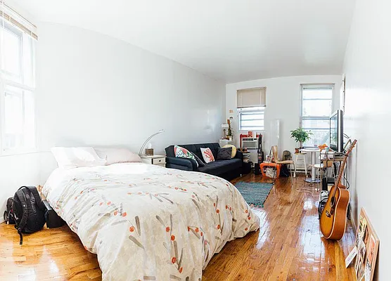 Rented by Addison Property Group | media 32