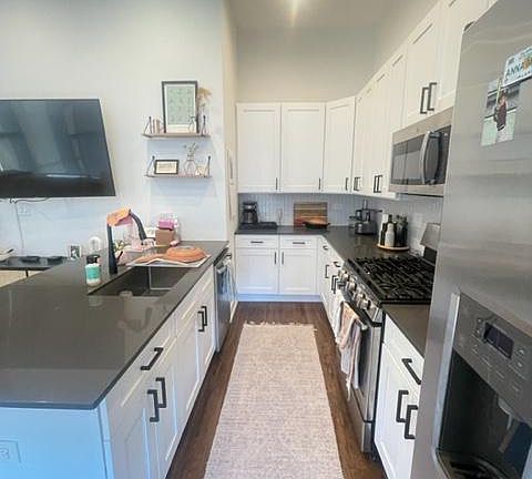 4th image of 1749 W Chicago Ave #2F