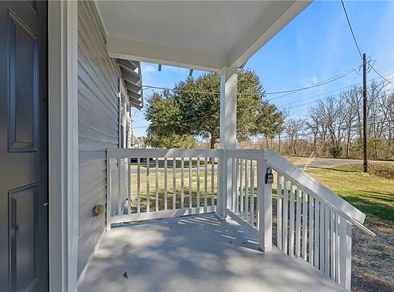 2nd image of 2245 Bayou Rd