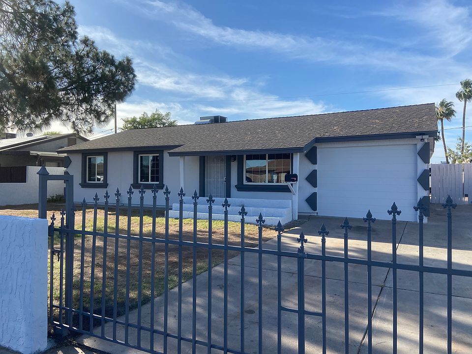 2nd image of 8208 W Cheery Lynn Rd