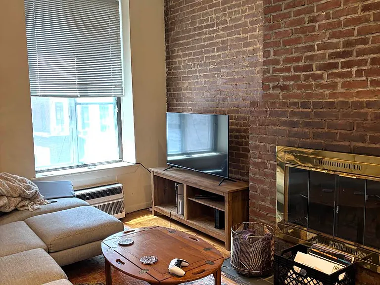 72 W 82nd St #2R — Photo 2