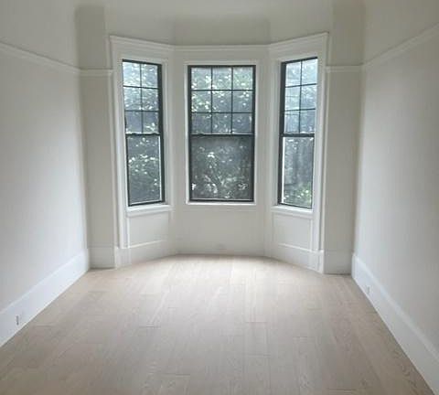 2nd image of 548 Steiner St #552