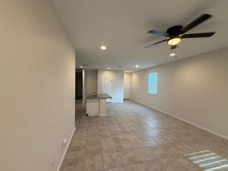 36987 N Sidewinder Dr — Photo 7