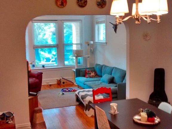 5th image of 1214 W Cornelia Ave #1