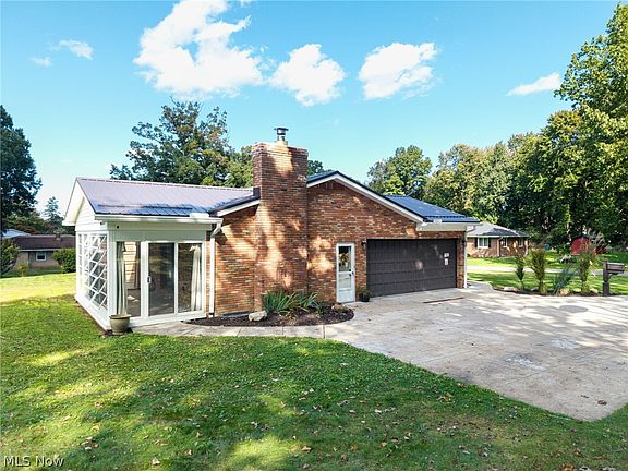 5th image of 130 E Wellock Dr