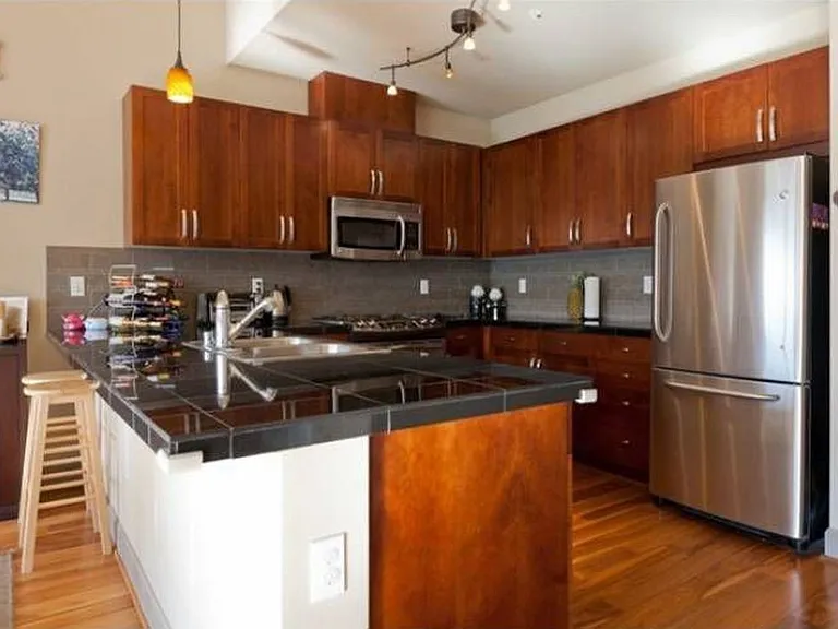 1840 25th Ave NE #402 — Photo 3