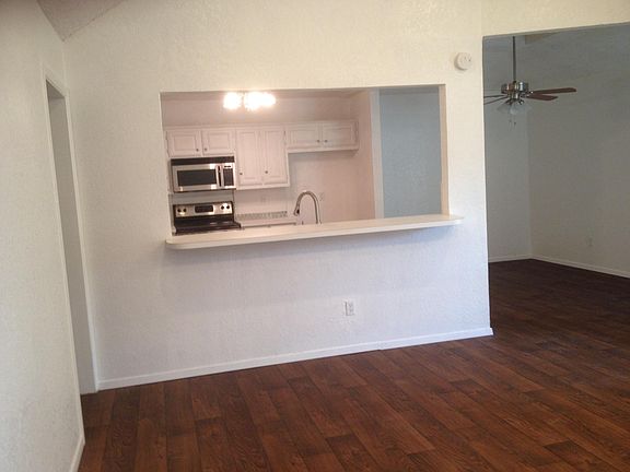 5th image of 404 S 4th St