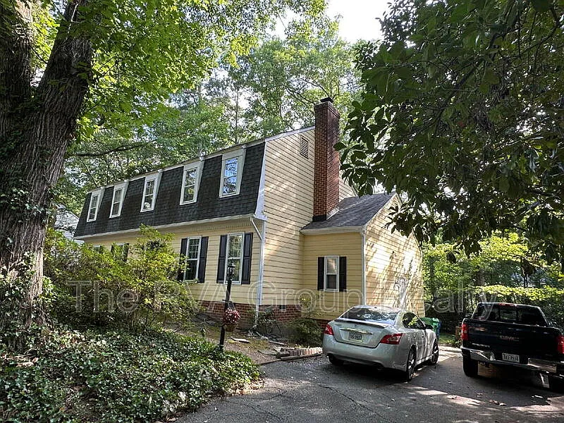 4 bed, 2.5 bath, 2304 sqft, $2,895 — Photo 2