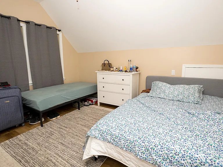 16 Broad Ave — Photo 11
