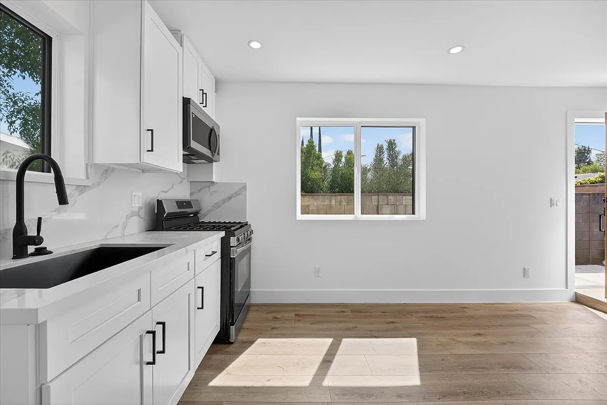 1 bed, 450 sqft, $2,145 — Photo 4