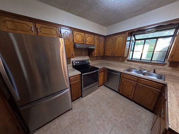 4th image of 1412 Janet Ln