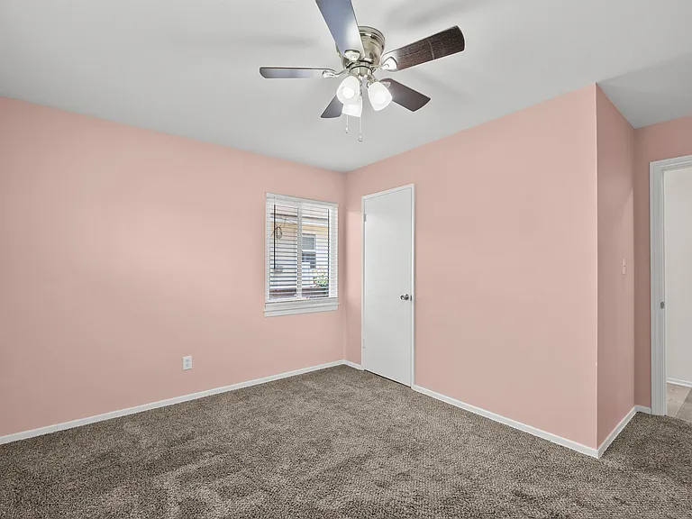809 W Avenue J10 — Photo 26