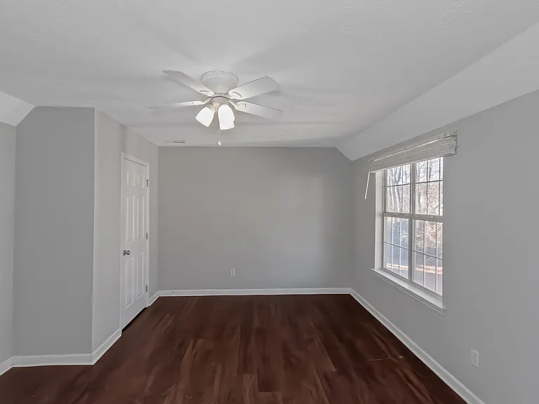 401 Edgewood Dr — Photo 28