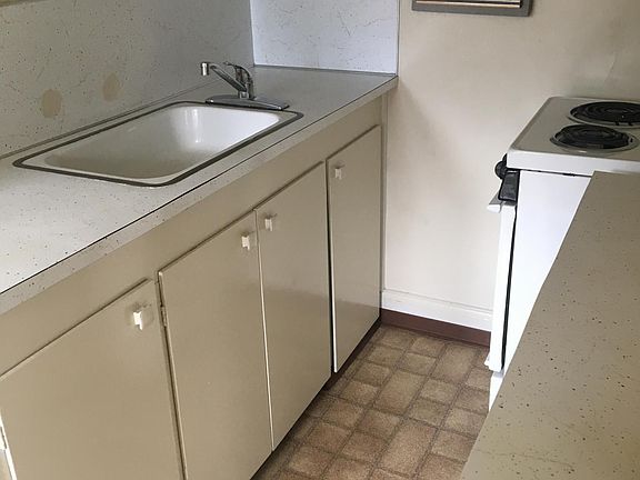3rd image of 1338 21st Ave APT 8