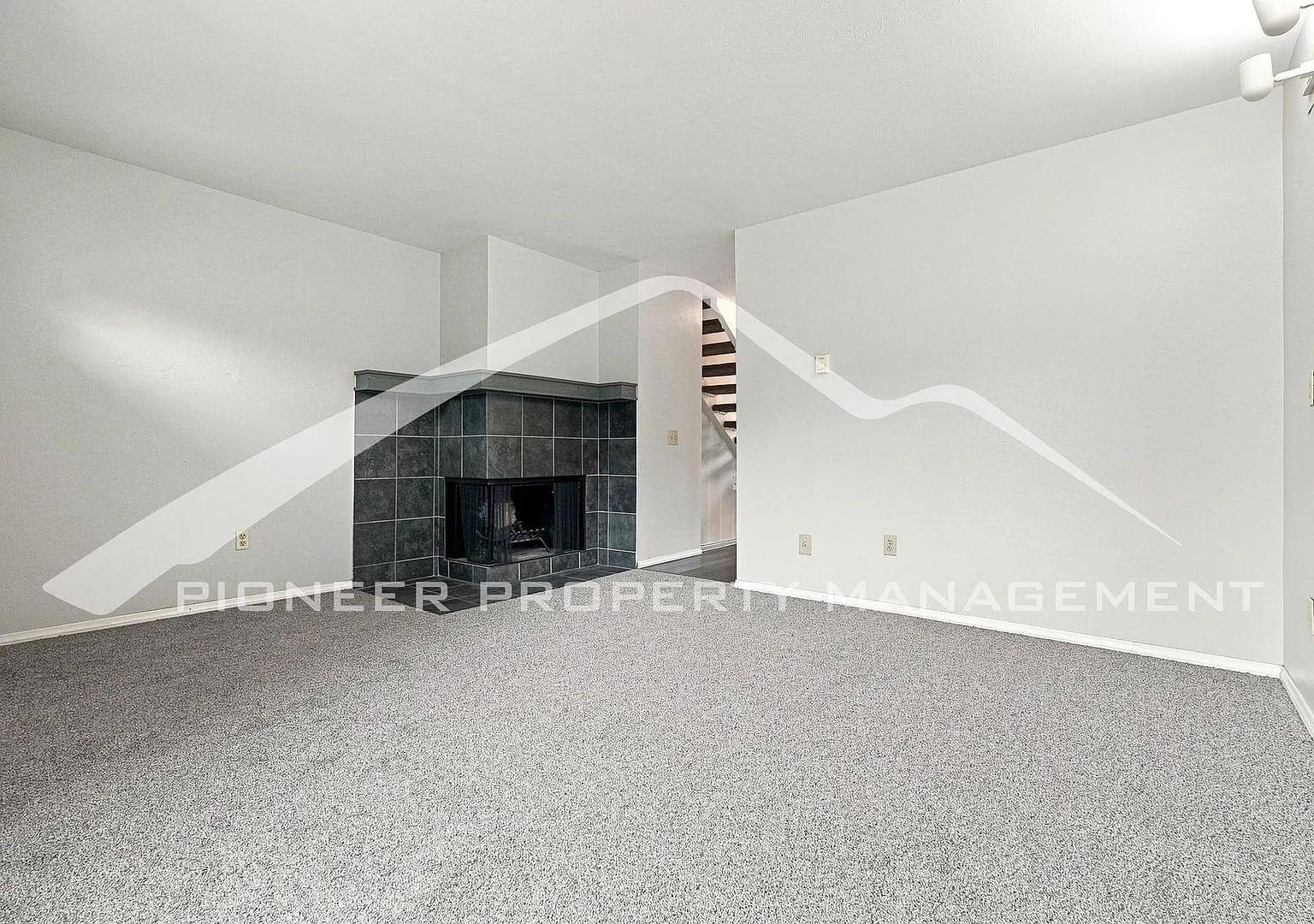 Lovely Townhome with Fenced Back Patio Area! — Photo 4