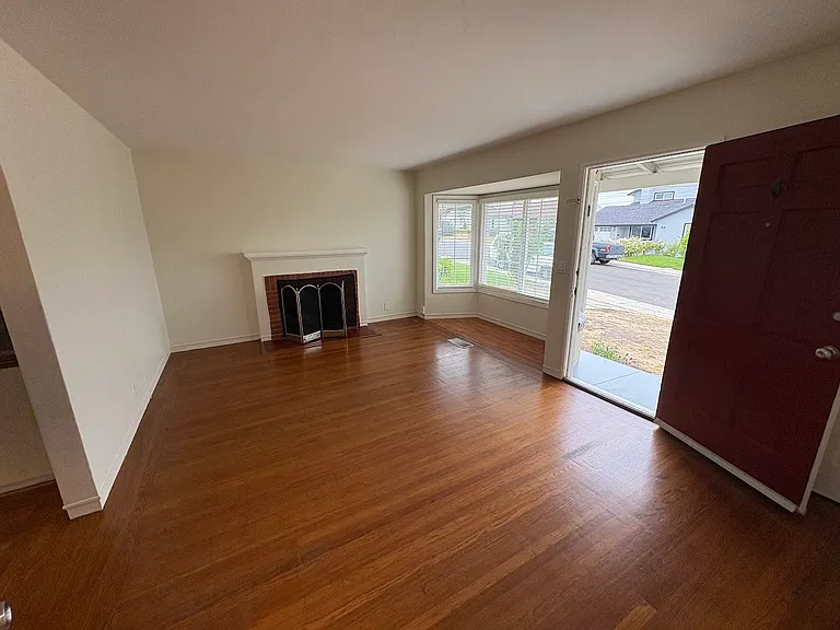 145 Anza Way — Photo 3
