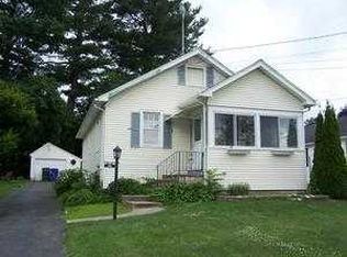 35 Lindbergh Dr, Wethersfield, CT 06109