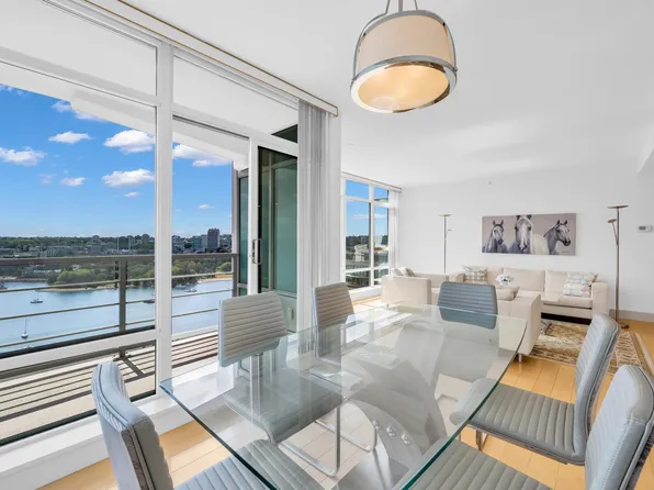 1483 Homer St #2502, Vancouver, BC V6Z 3C7