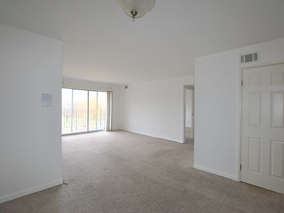 3rd image of 9461 Bay Colony Dr APT 3S