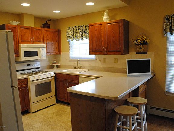 4th image of 5 Otley Ct