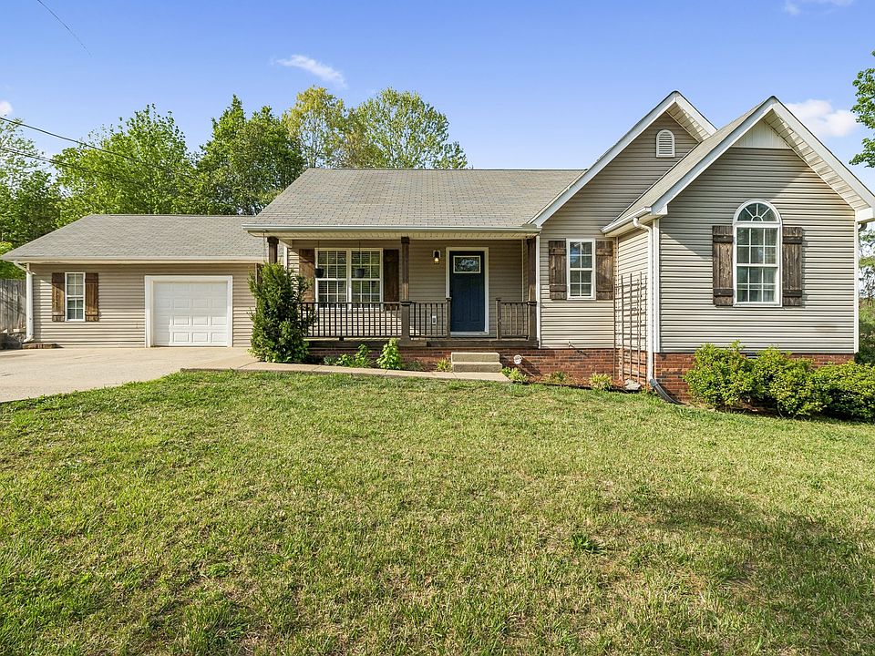 1st image of 105 White Oak Dr