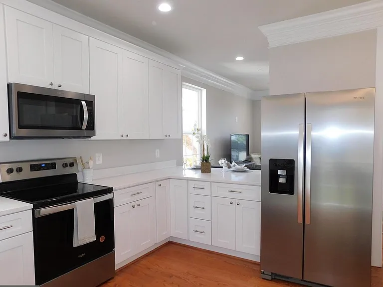 8916 Erie Ave — Photo 14