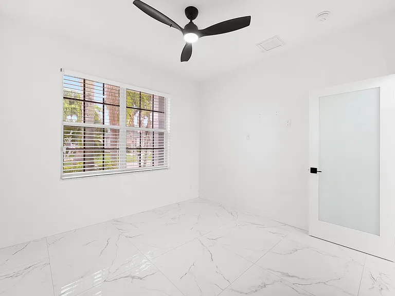 1209 Olympic Cir — Photo 7