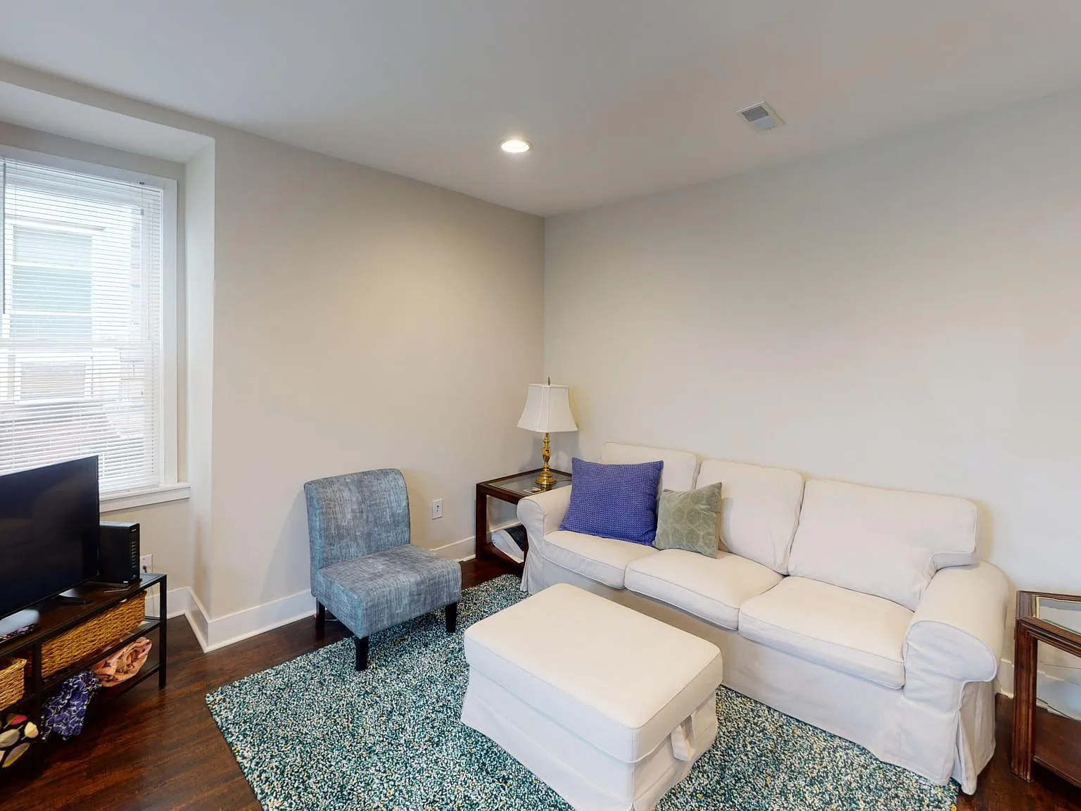 3 bed, 1250 sqft, $3,150 — Photo 3