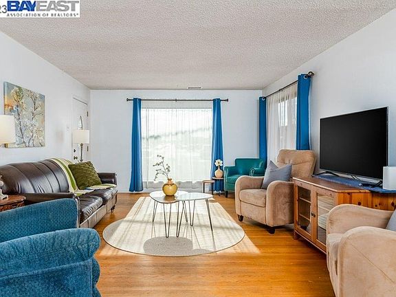 5th image of 1769 Cedar Ave