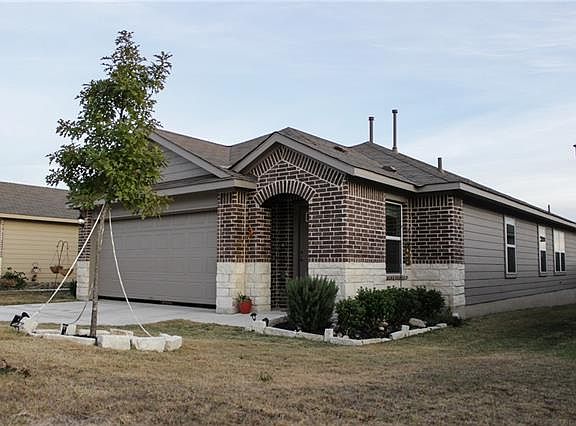 2nd image of 160 Lake Glen