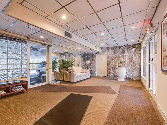 2nd image of 205 Mineola Blvd APT 5H