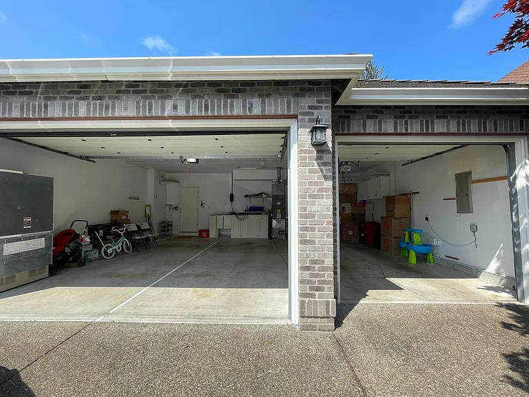211 NW 110th Ave — Photo 2