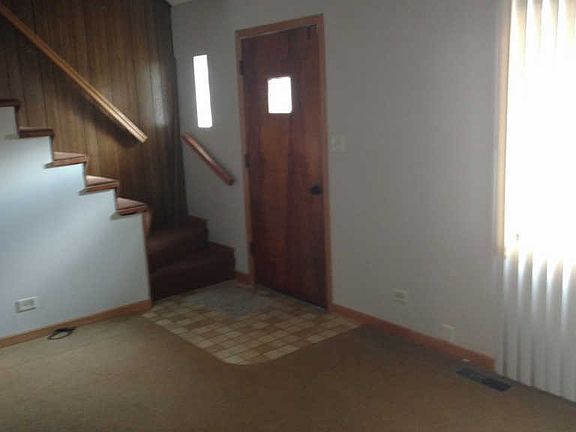 4th image of 8240 Oak Park Ave