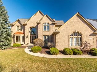 3626 Sleepy Fox Dr, Rochester Hills, MI 48309