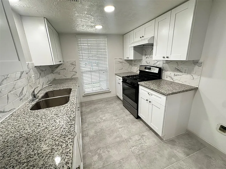 7718 Mosewood St — Photo 3