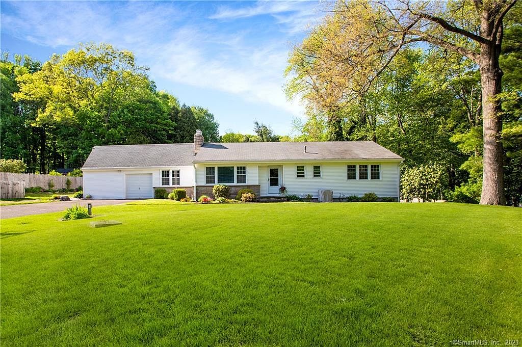 5 Blackberry Ln, Norwalk, CT 06850 | Zillow