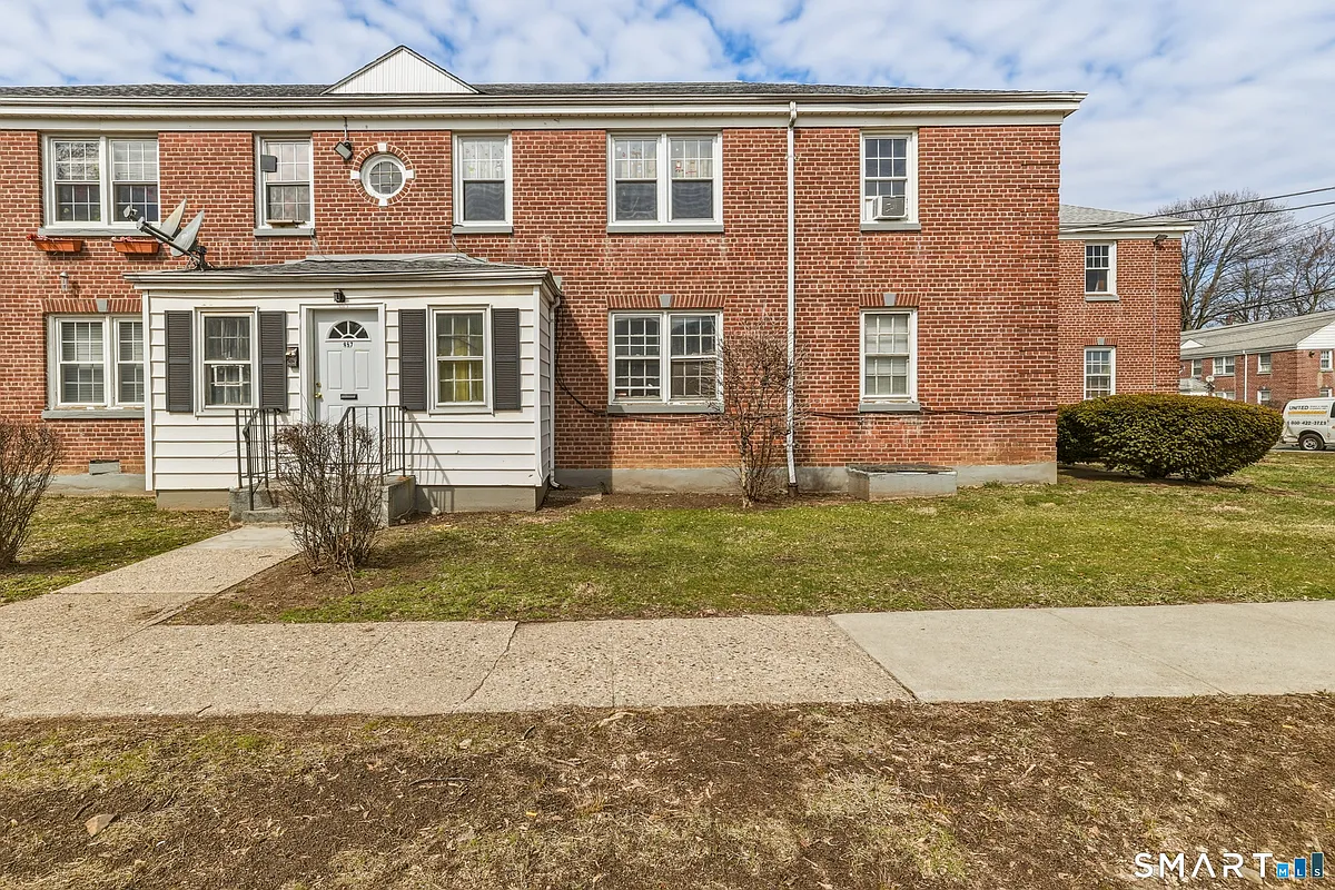 Building Photo - 957 William St #B