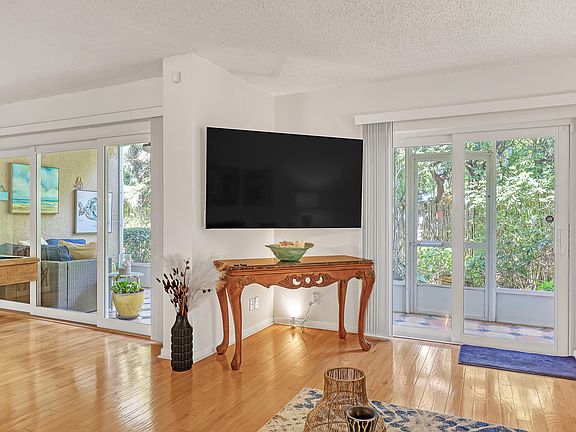4th image of 1100 Surf Road #104