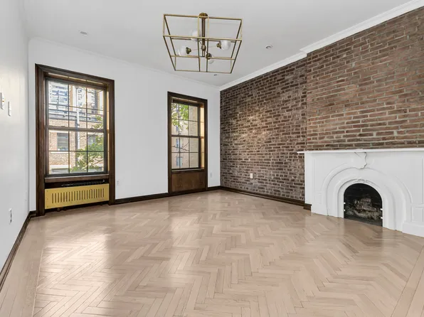 121 E 37th St APT 3A, New York, NY 10016