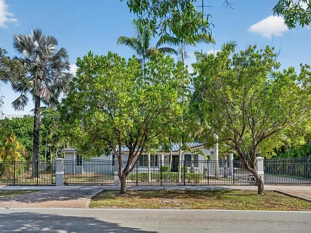 8220 SW 152nd St — Photo 6