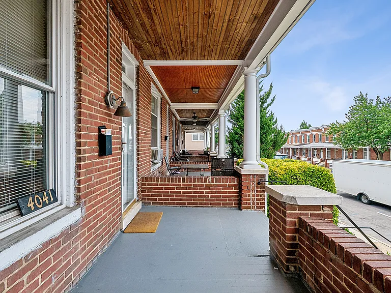 4041 Falls Rd — Photo 2