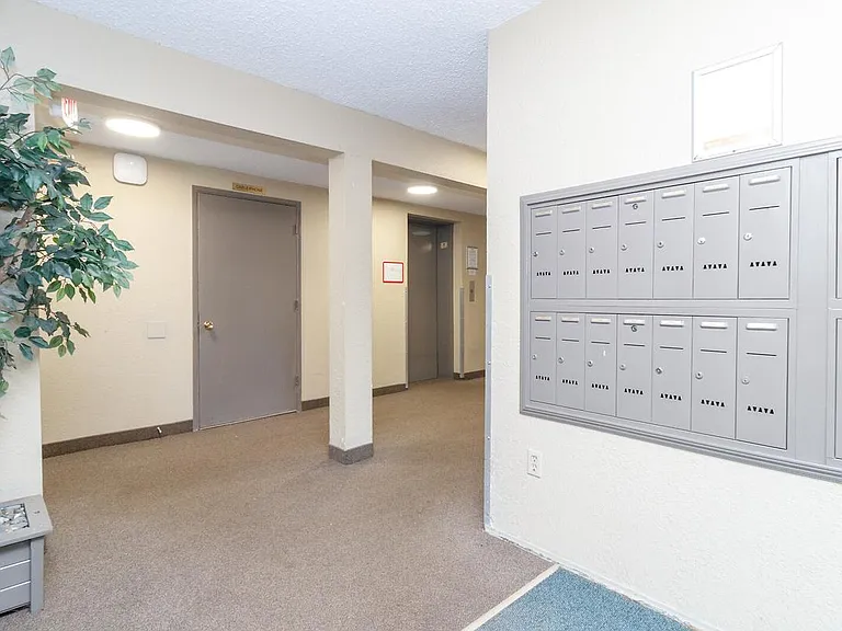 1017 Queens Ave #306 — Photo 19