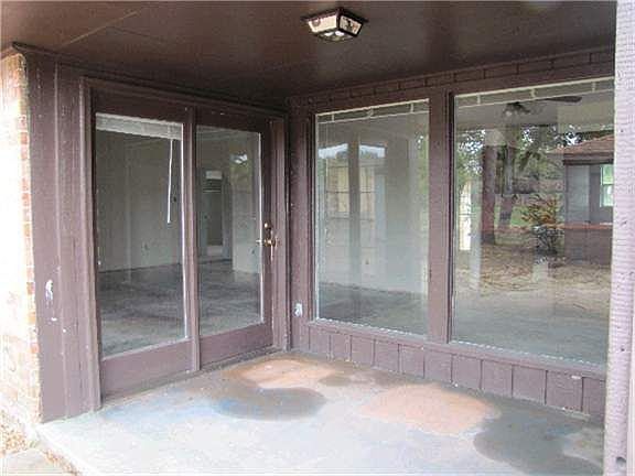 2nd image of 4716 Coachman Dr